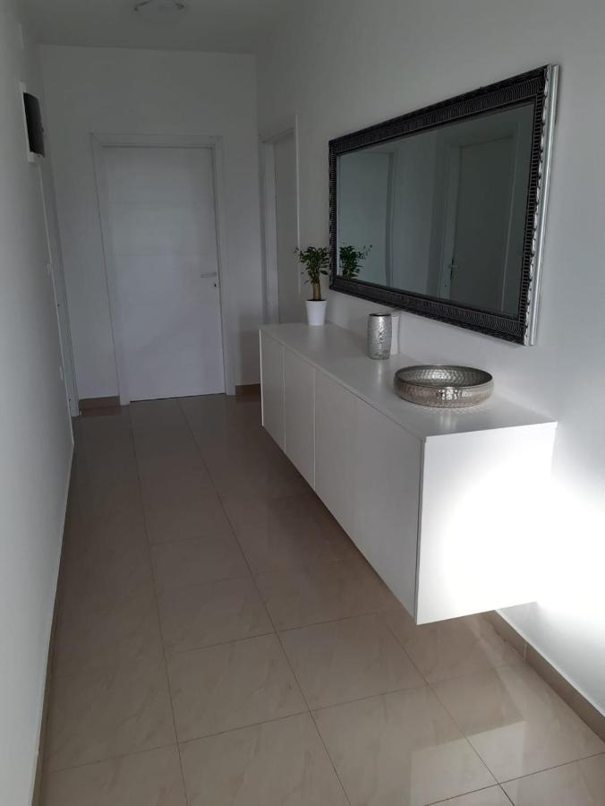 Apartment Luka Bibinje Bagian luar foto